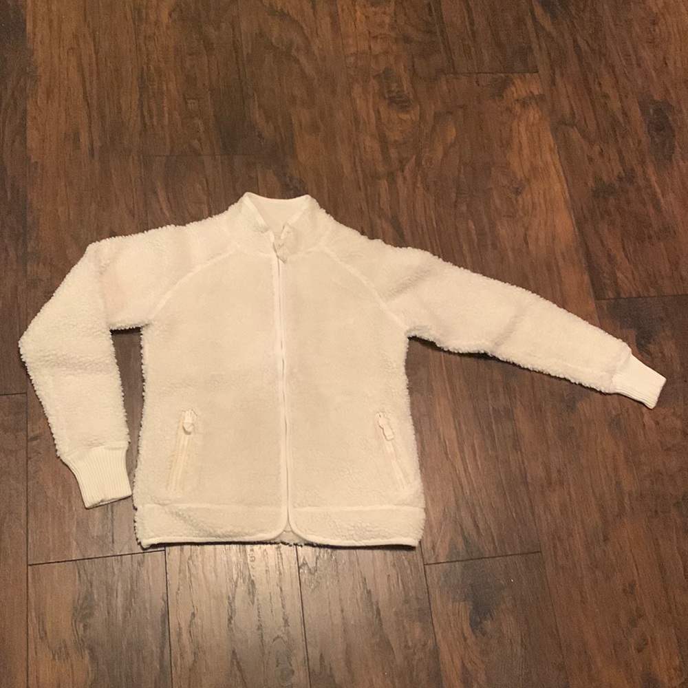 Old Navy ladies size small cream color fleece jacket